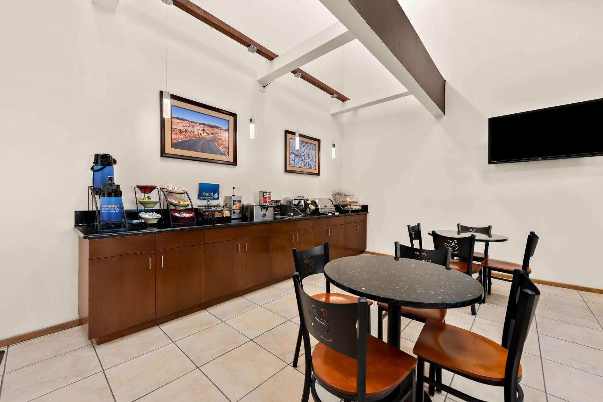 Western Topaz Hotel 3*