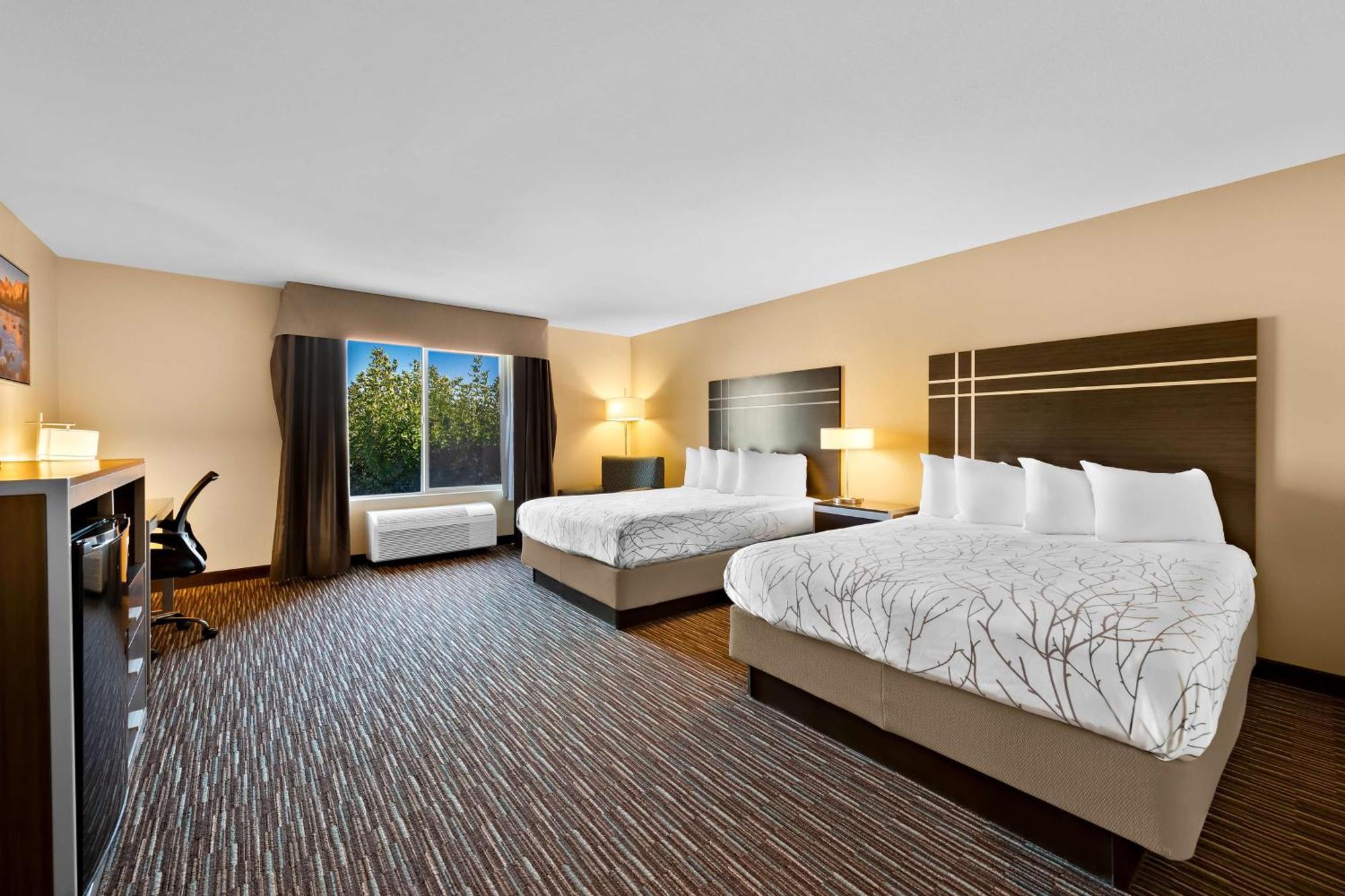 Western Topaz Hotel