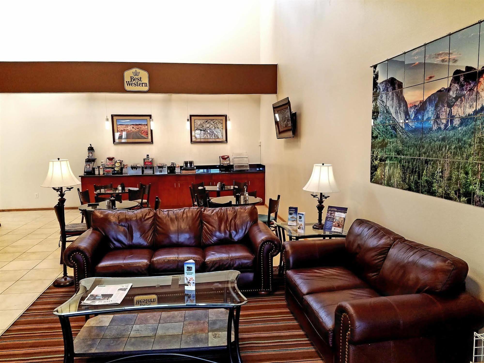 Western Topaz Hotel 3*