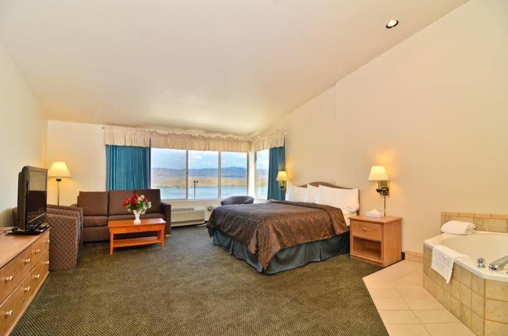 Western Topaz 3*